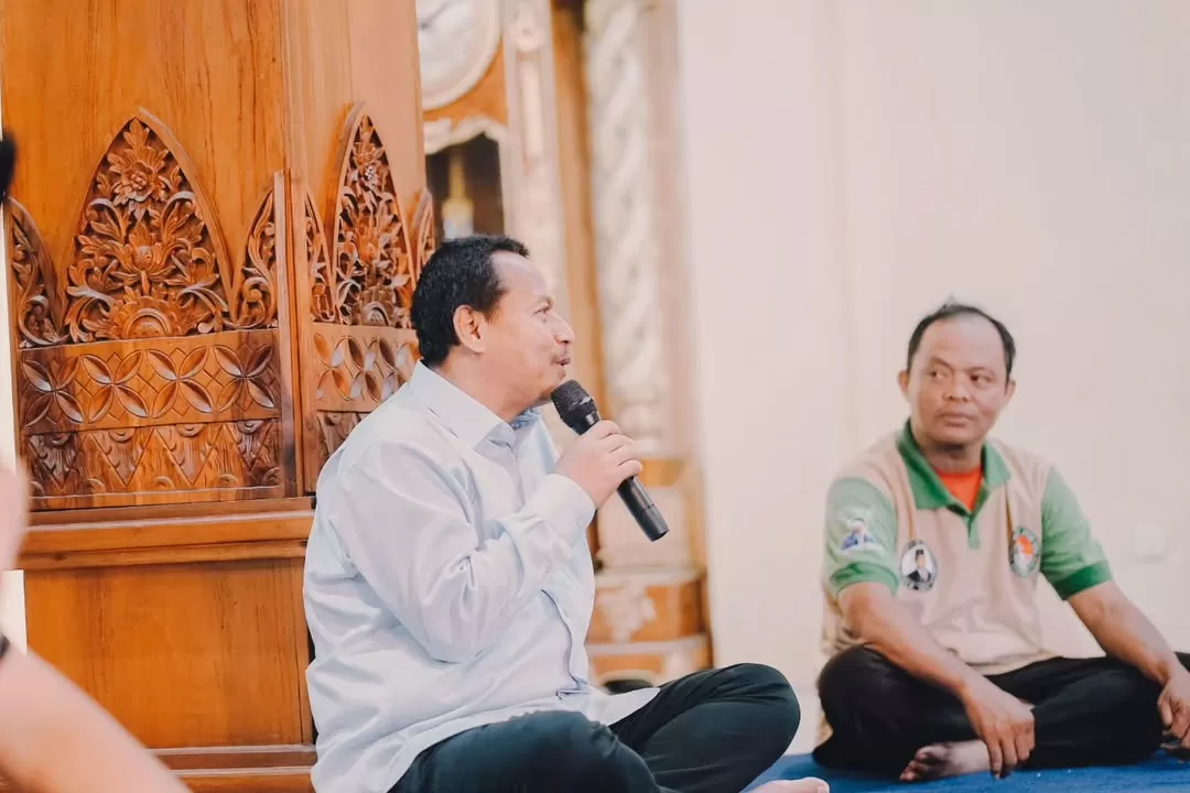 Pakdhe Harno bertemu dengan Paguyuban Pedagang Pasar Rembang 