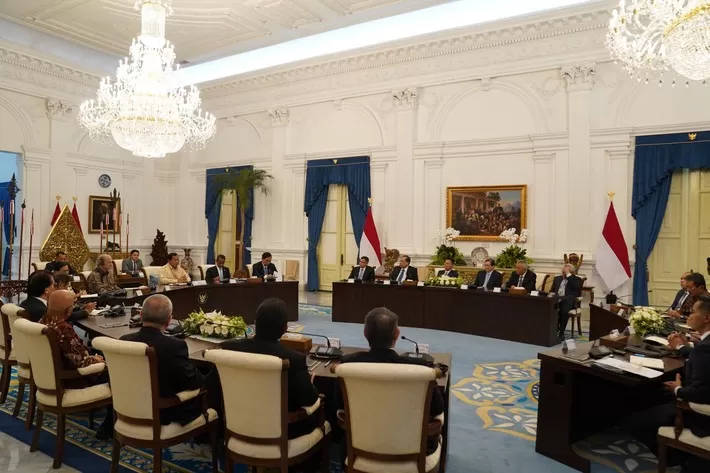 Presiden RI Prabowo Subianto menegaskan pentingnya keseimbangan antara kecepatan dan kehati-hatian dalam pengelolaan investasi nasional.