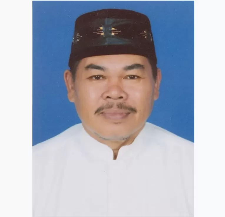 Nasrullah (4 Desember 1962 &ndash; 17 Maret 2025), yang lebih dikenal sebagai Mat Solar, adalah pemeran, pelawak dan politikus Indonesia. Foto: Wikipedia