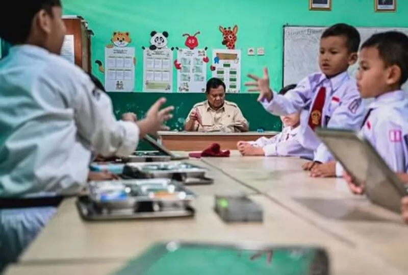 Presiden Prabowo saat Meninjau Pelaksanaan MBG di SDN 1 dan SDN 2 Kedung Jaya. (instagram.com/presidenrepublikindonesia)