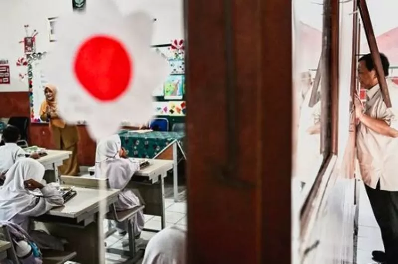 Presiden Prabowo saat Meninjau Pelaksanaan MBG di SDN 1 dan SDN 2 Kedung Jaya. (instagram.com/presidenrepublikindonesia)