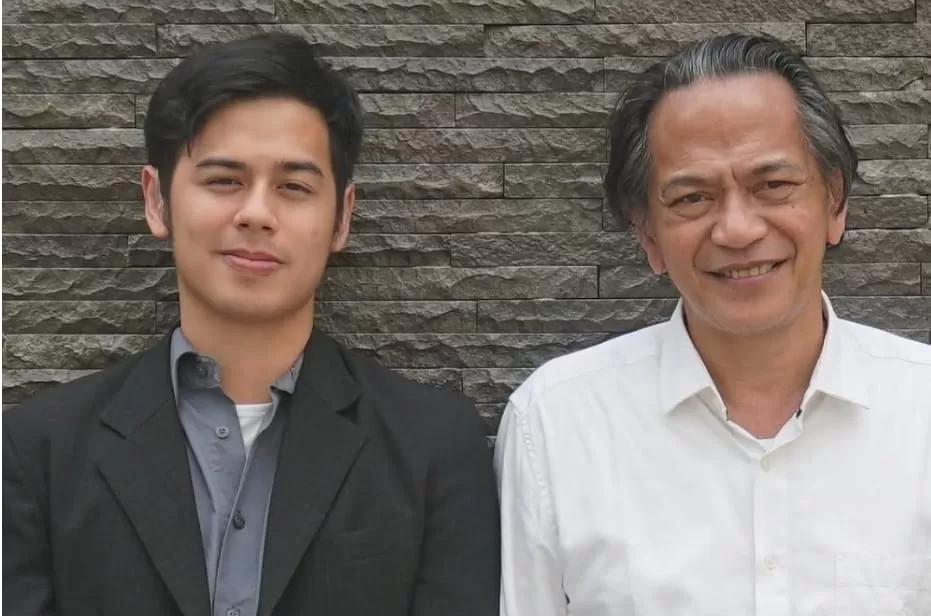 Potret Surya Sahetapy bersama dengan mendiang ayahnya, Ray Sahetapy. (Instagram/suryasahetapy)