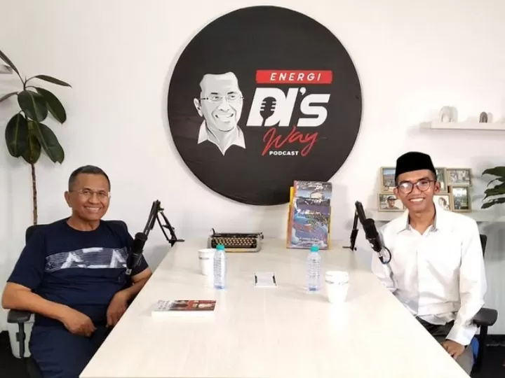 Malam ini, Jumat 18 April 2025, jangan lewatkan talkshow spesial yang menghadirkan tiga tokoh nasional: Dahlan Iskan, Harjanto Halim, dan Novi Basuki. 
