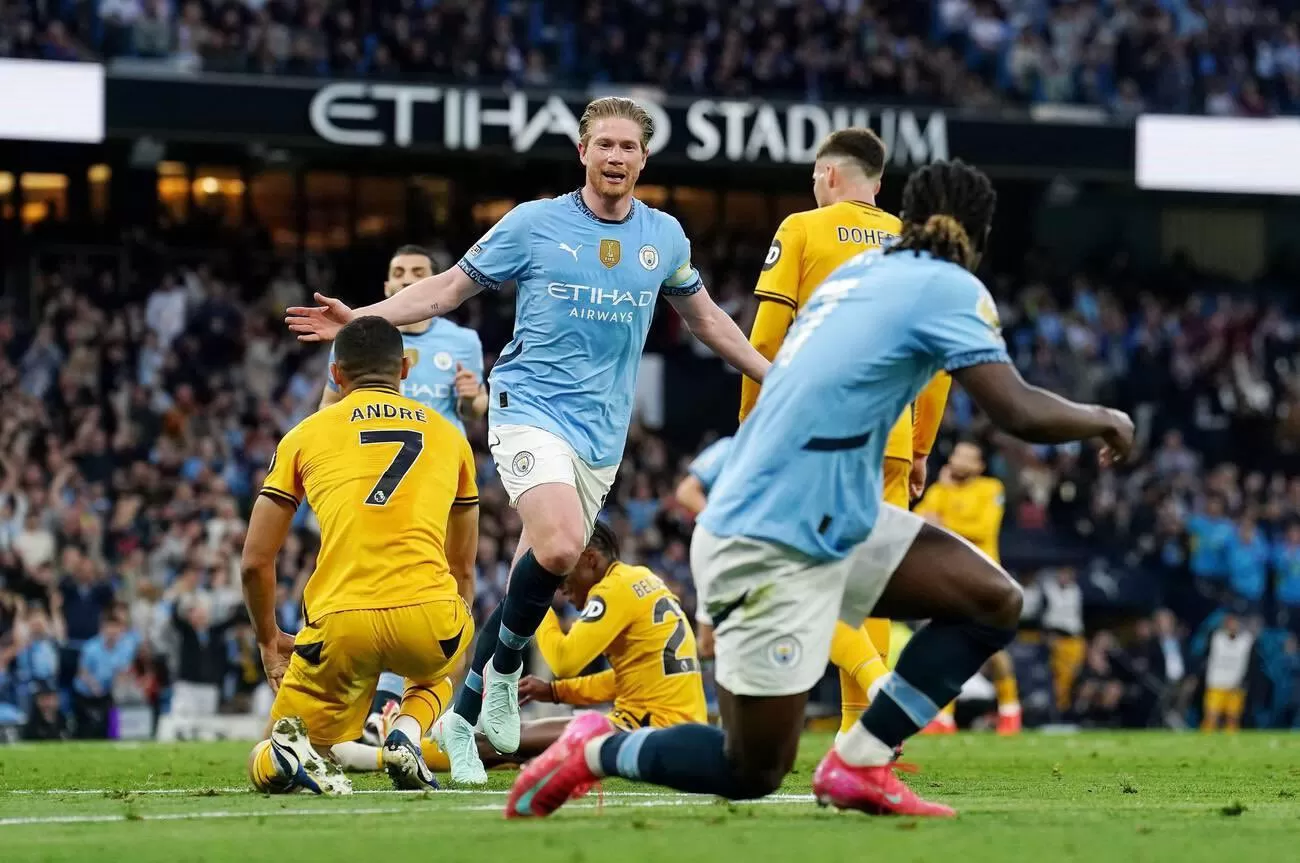 Kevin de Bruyne mencetak gol Manchester City vs Wolves