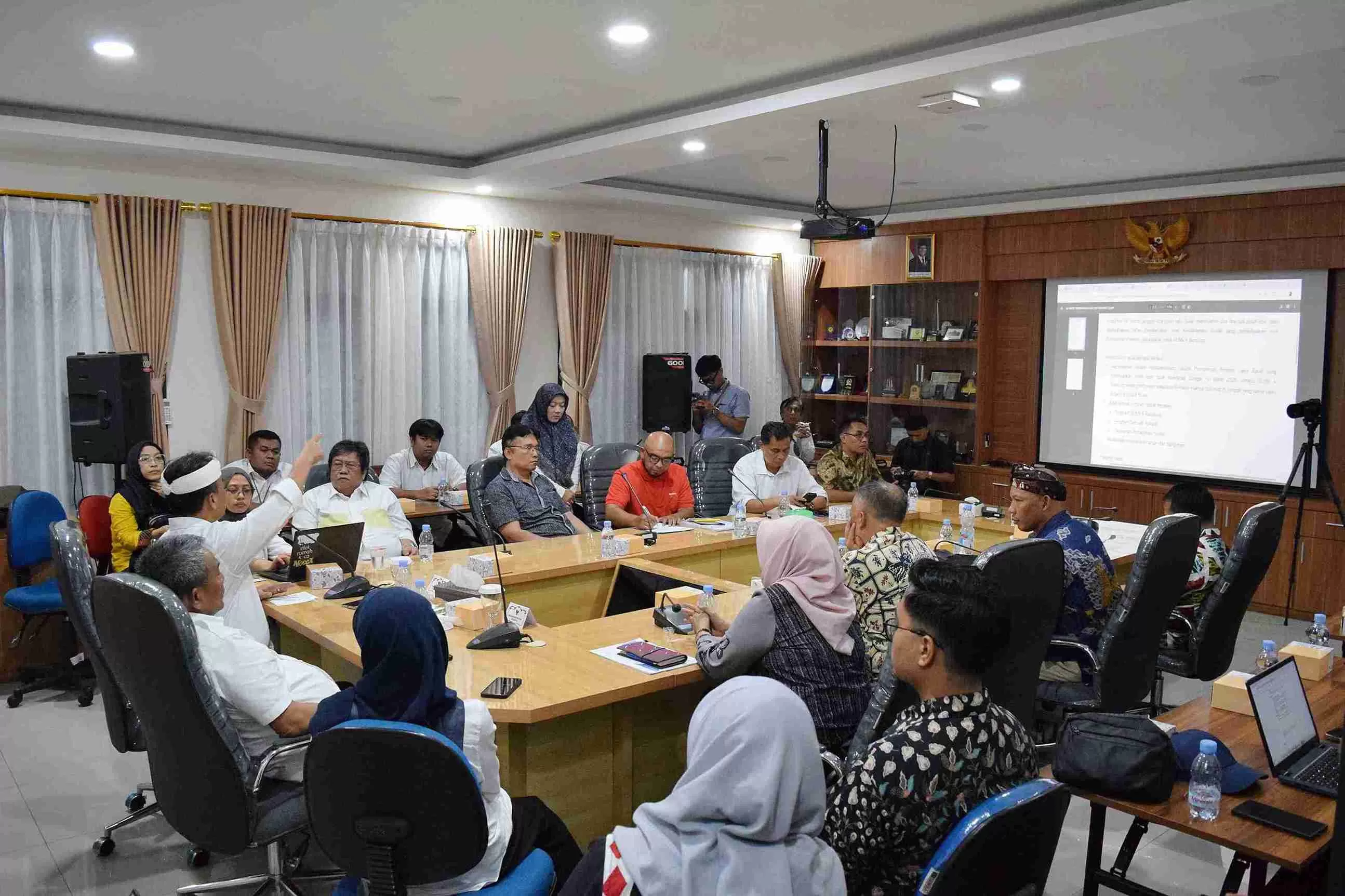 Komisi Nasional Disabilitas (KND) luruskan isu pengusiran siswa SLBN A Pajajaran. Belajar tetap berjalan, renovasi jadi alasan relokasi.