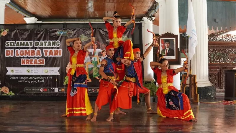 Lomba tari pelajar di Rembang jadi ruang ekspresi budaya anak muda dan ajang mengenalkan beasiswa pendidikan daerah.