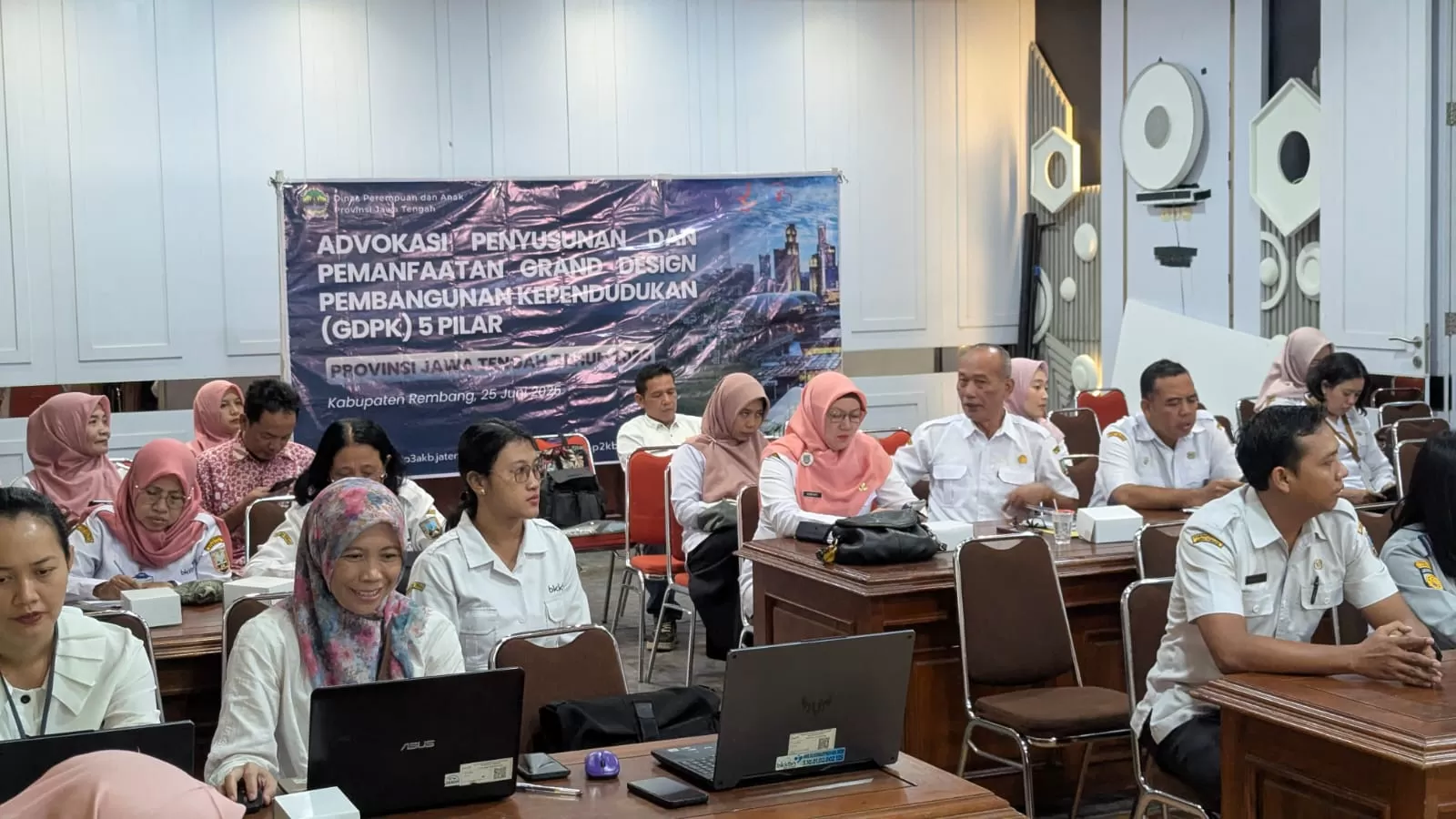 Kabupaten Rembang percepat penyusunan GDPK melalui sinergi lintas sektor demi wujudkan pembangunan kependudukan berkelanjutan. 