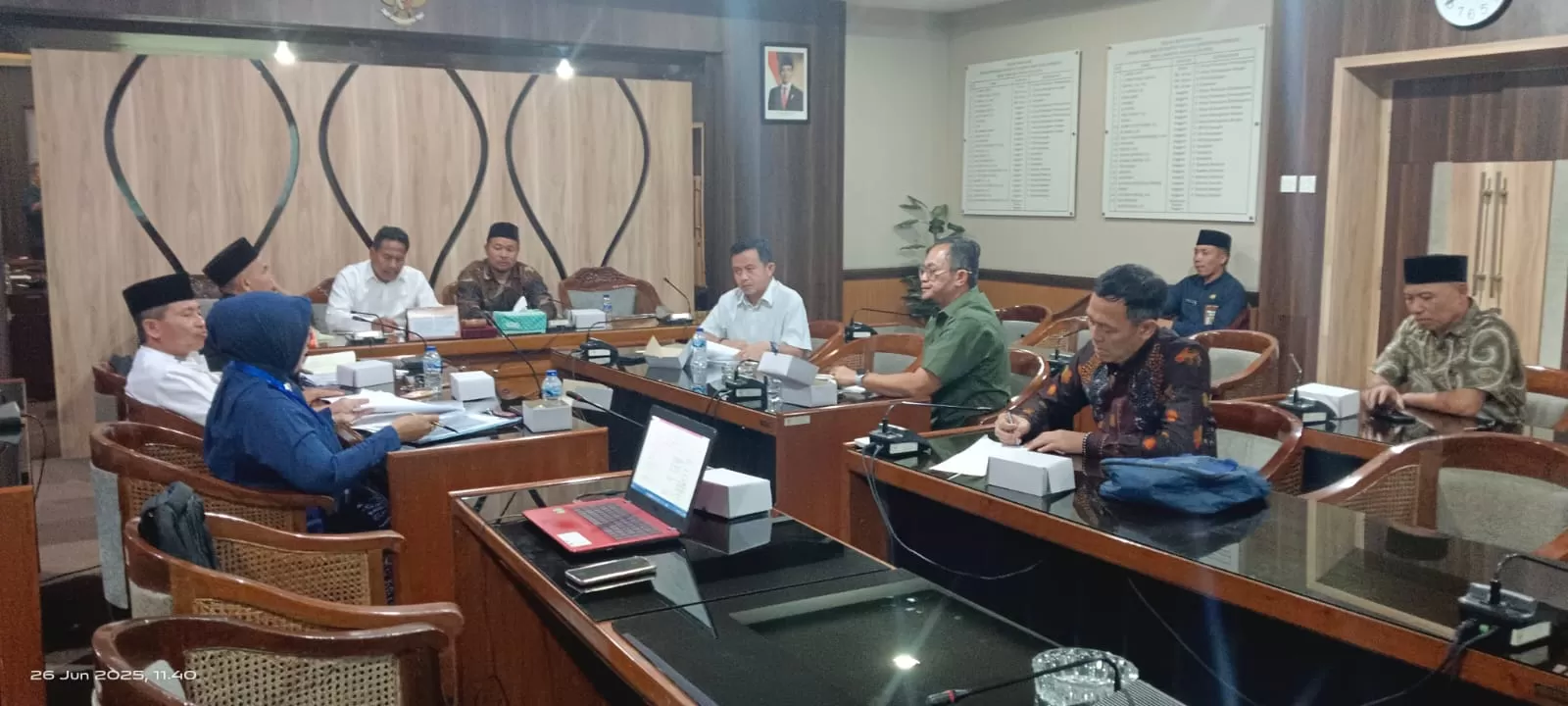 Pemkab Rembang tambah rombel SMP untuk tampung lulusan SD yang belum tertampung, solusi lewat Dapodik dan kebijakan pusat. 