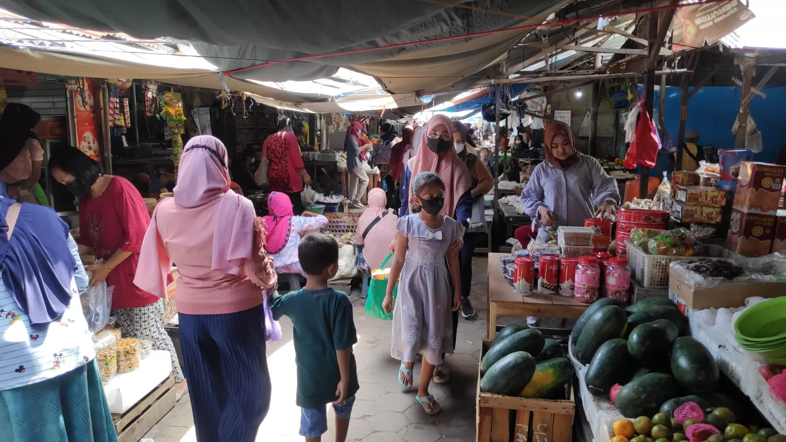 Pedagang sambut positif rencana revitalisasi Pasar Kota Rembang yang tetap dibangun di lokasi lama dengan konsep modern dan lokal. 