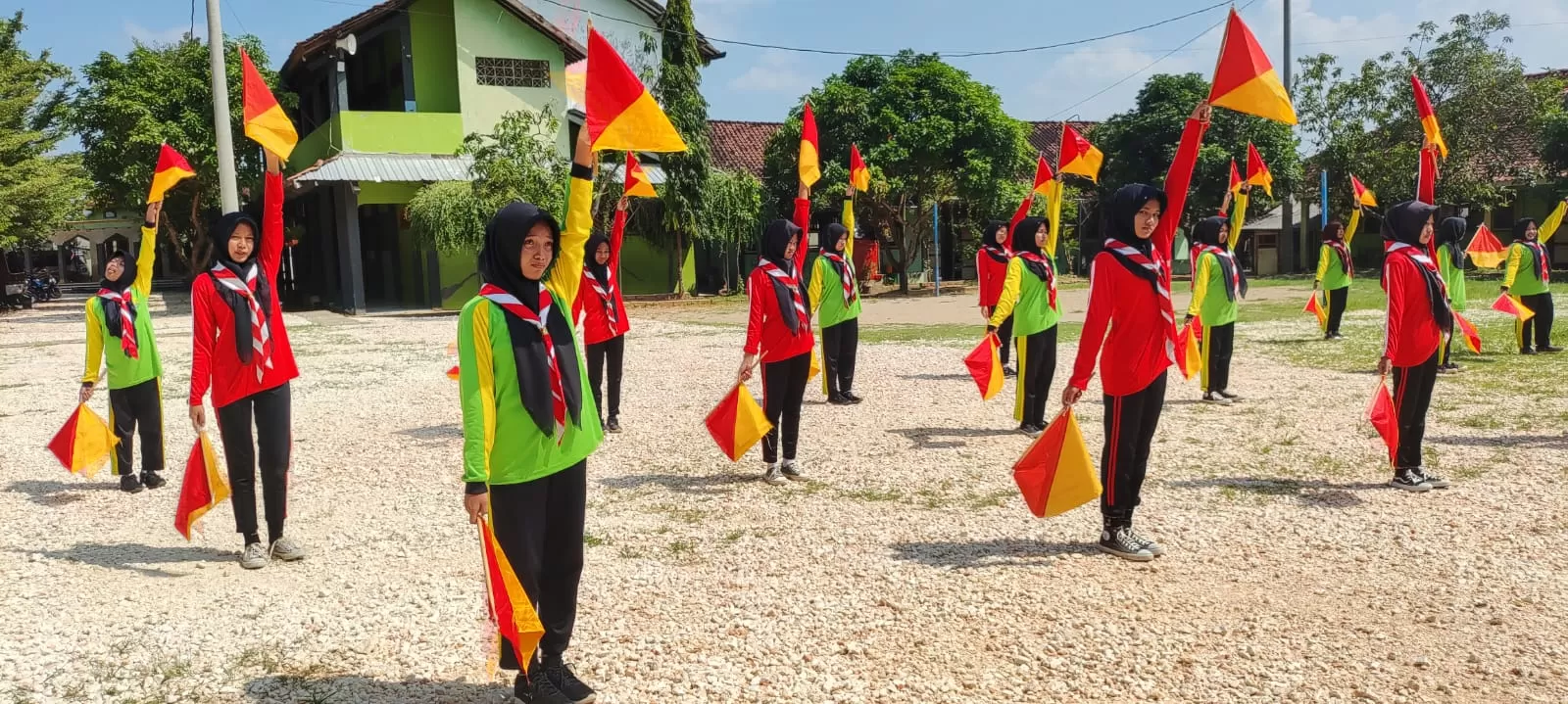 MTsN 4 Rembang gelar Dianpinru latih kepemimpinan, keterampilan, dan kedisiplinan siswa selama dua minggu pelatihan.