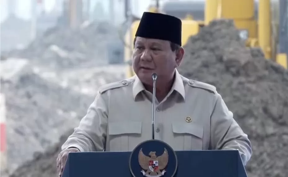 Momen Presiden Prabowo membuka dan meresmikan groundbreaking proyek baterai listrik terintegrasi di Karawang, Jawa Barat pada Minggu, 29 Juni 2025. (Tangkapan layar YouTube Prabowo Subianto)
