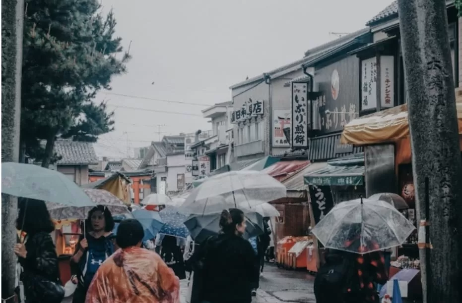 Foto ilustrasi jalanan di Jepang - KBRI Tokyo buka suara soal isu blacklist Jepang pada pekerja WNI. (Unsplash/Samantha Hendrata)