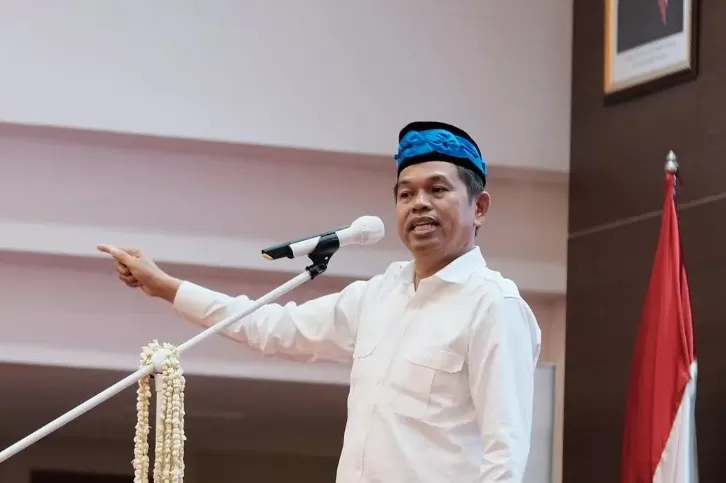 Gubernur Jabar, Dedi Mulyadi nonaktifkan sementara kepala sekolah SMAN 6 Garut selama investigasi dugaan perundungan di lingkungan sekolah. (depok.go.id)