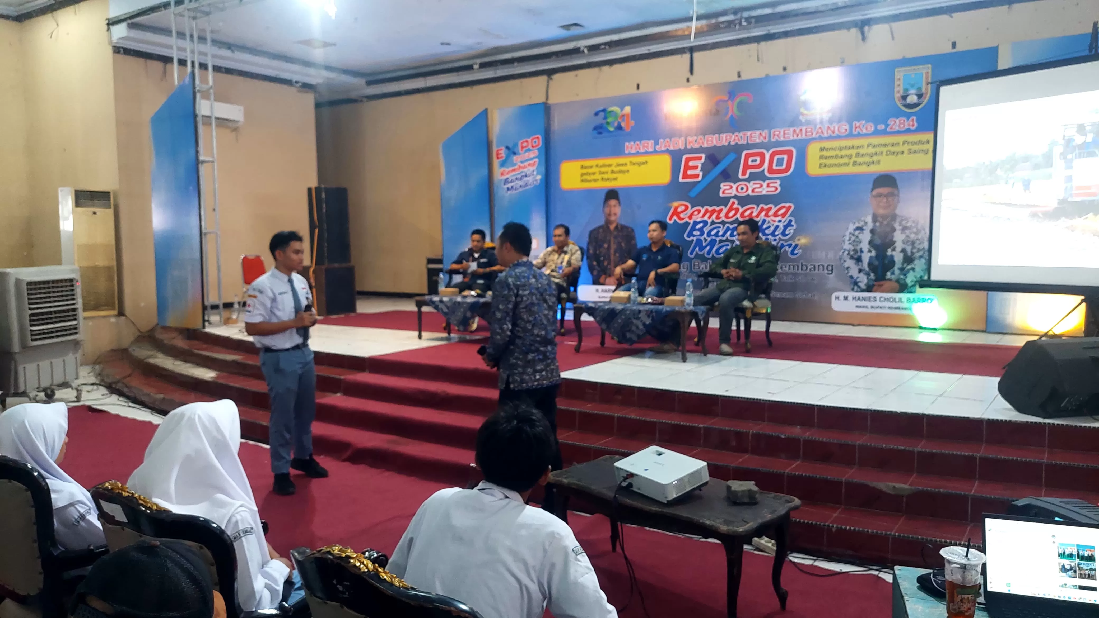 Seminar Petani Milenial di Rembang Expo Mandiri 2025 kenalkan pertanian modern ke pelajar. Banyak yang antusias!