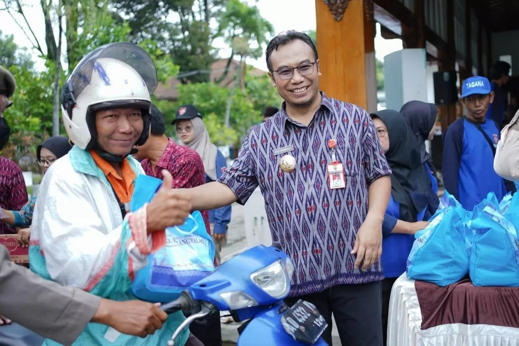 Bupati Sragen Sigit Pamungkas gratiskan PBB-P2 mulai 2025 untuk guru, veteran, disabilitas, dan warga miskin terdaftar.