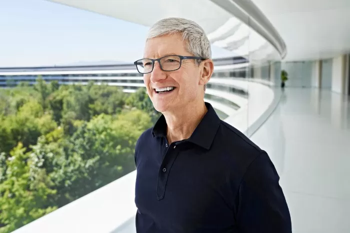 CEO perusahaan teknologi ternama Apple, Tim Cook mengungkap terkait masa depan karier para lulusan baru dalam industri teknologi. (X.com/Aaron)