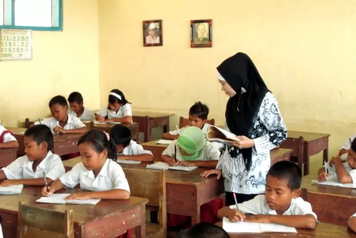 Foto Ilustrasi - Lebih dari 206 ribu guru agama dan madrasah mengikuti PPG 2025. (kemenkopmk.go.id)