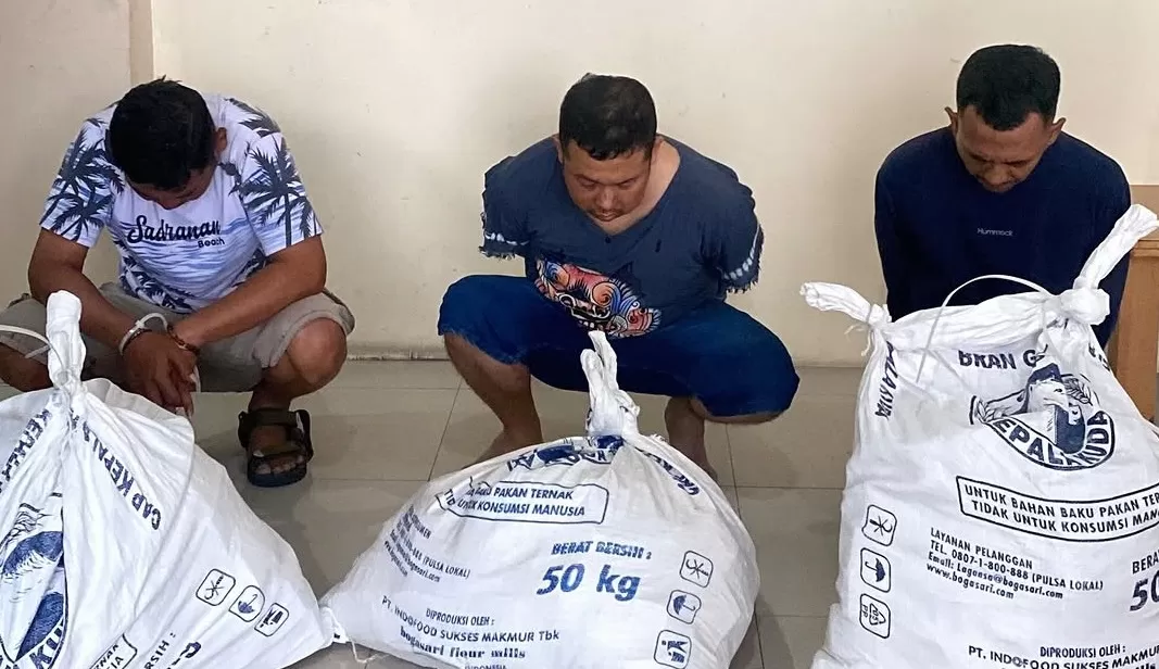 Polresta Solo dan Jatanras Polda Jateng mengamankan tiga terduga pelaku atas aksi sopir Bank Jateng yang membawa kabur uang Rp10 miliar. (Instagram/polrestasurakarta)