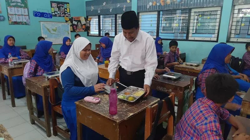 Pemkab Rembang resmi bentuk Satgas Makan Bergizi Gratis untuk memperluas program nasional peningkatan gizi anak sekolah.  