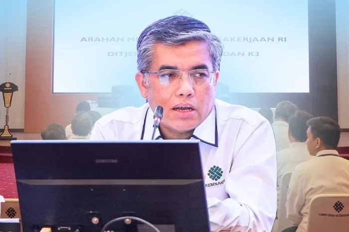 Menaker Yassierli angkat bicara terkait pembukaan lapangan kerja hingga seleksi karyawan yang menjadi sorotan. (Instagram.com/@yassierli)