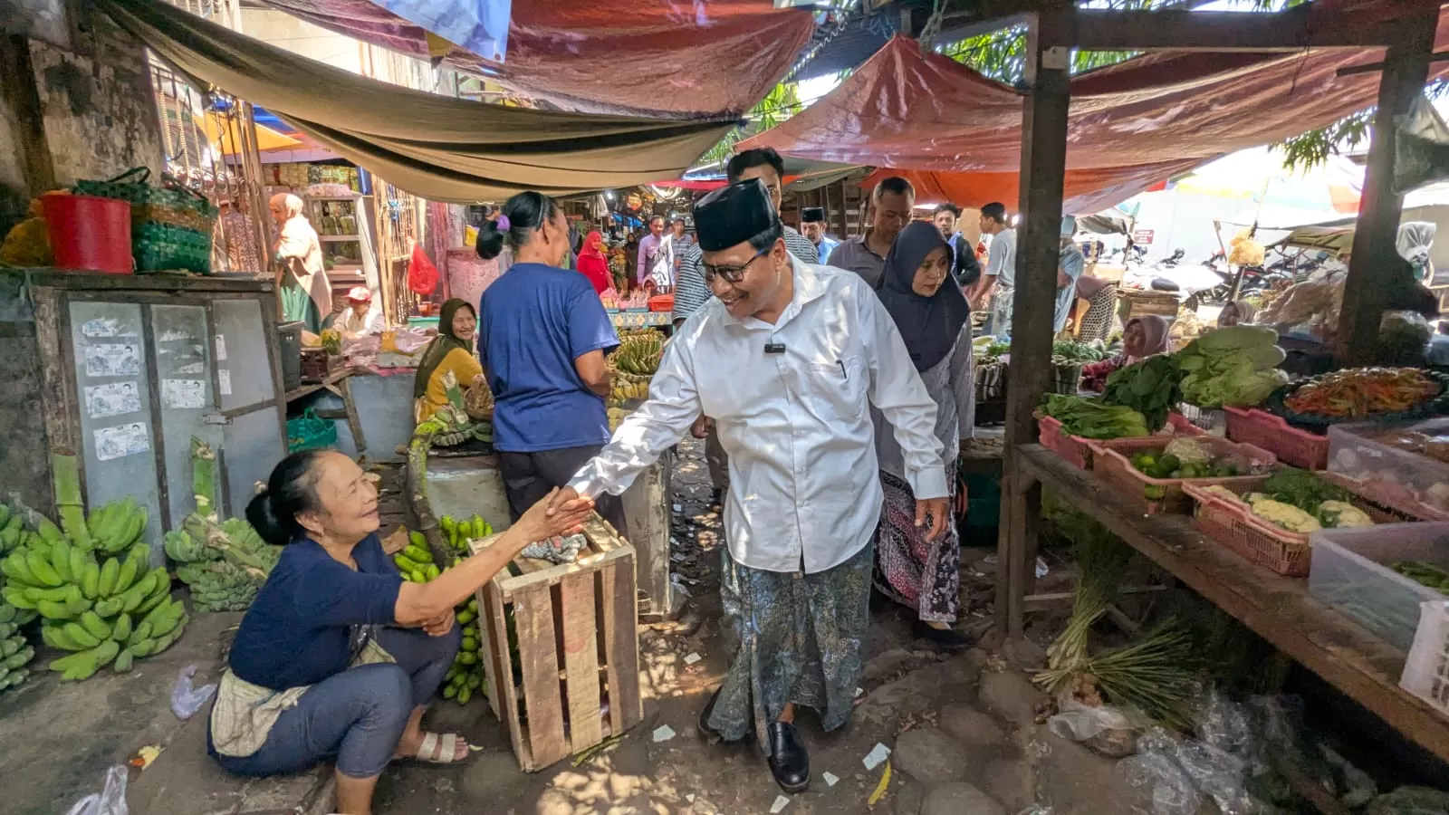 Bupati Rembang, Harno mengunjungi Pasar Rembang 