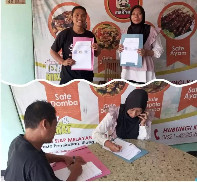 Penandatanganan MoU SMK Muhammadiyah 5 Jember sebagai pemasok tunggal roti burger untuk SPPG Purwoasri Gumukmas, Sabtu (04/10/2025). (Istimewa/PWMU.CO).