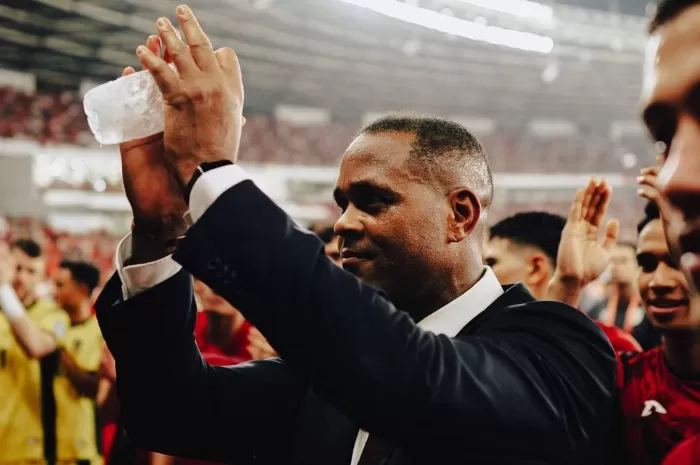 Menyoroti drama pemecatan pelatih Timnas Indonesia, Patrick Kluivert usai Garuda gagal di Round 4 Kualifikasi Piala Dunia 2026. (Instagram.com/@patrickkluivert9)