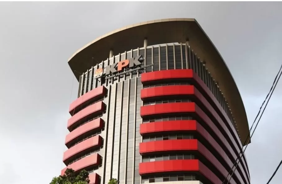 KPK pamer Rp 300 miliar tunai, tapi ternyata itu &ldquo;dipinjam&rdquo; sebentar&mdash;dipinjam pagi, dikembalikan sore. Apa maksudnya?  