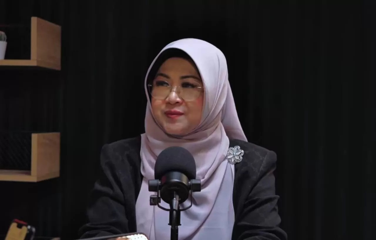 Dokter Tifa ceritakan proses pemeriksaan terkait ijazah Jokowi. (YouTube/Bambang Widjojanto)