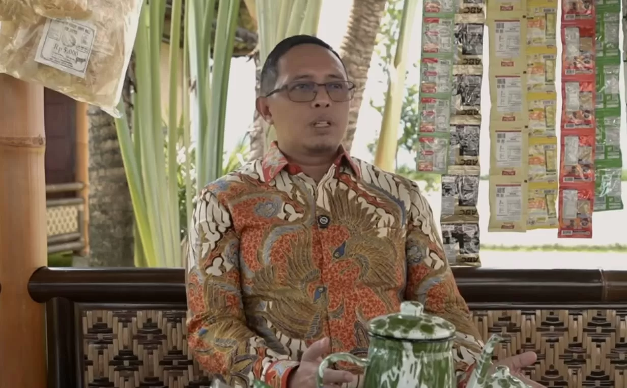 Mantan Kepala Komunikasi Kepresidenan, Hasan Nasbi bicara soal keberlanjutan kebijakan di setiap era pemerintahan. (Tangkapan layar YouTube Hasan Nasbi)