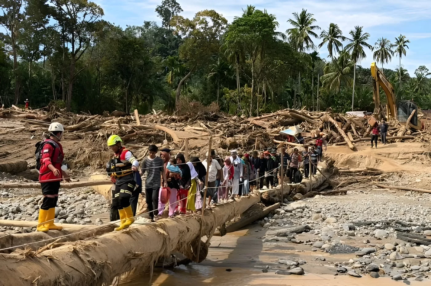 Menyoroti aktivitas pembukaan lahan tambang di daerah hulu Tapanuli Selatan usai bencana banjir bandang menimpa wilayahnya. (Dok. Komdigi)