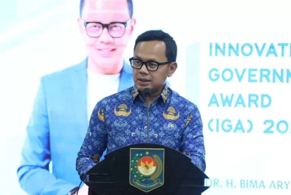 Wamendagri Bima Arya sebut Bupati Aceh Selatan bisa kena sanksi hingga pemberhentian tetap usai foto umrah viral. (Dok PAN)