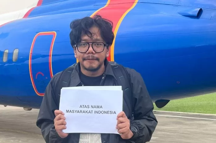Menyoroti kontroversi influencer, Ferry Irwandi dengan anggota Komisi I DPR, Endipat Wijaya ihwal aksi donasi warga untuk korban bencana Sumatera. (Instagram.com/@irwandiferry)