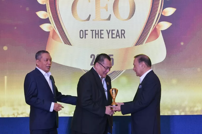 Hexana Tri Sasongko raih Infobank CEO of The Year 2025 berkat transformasi digital IFG dan inovasi One by IFG.