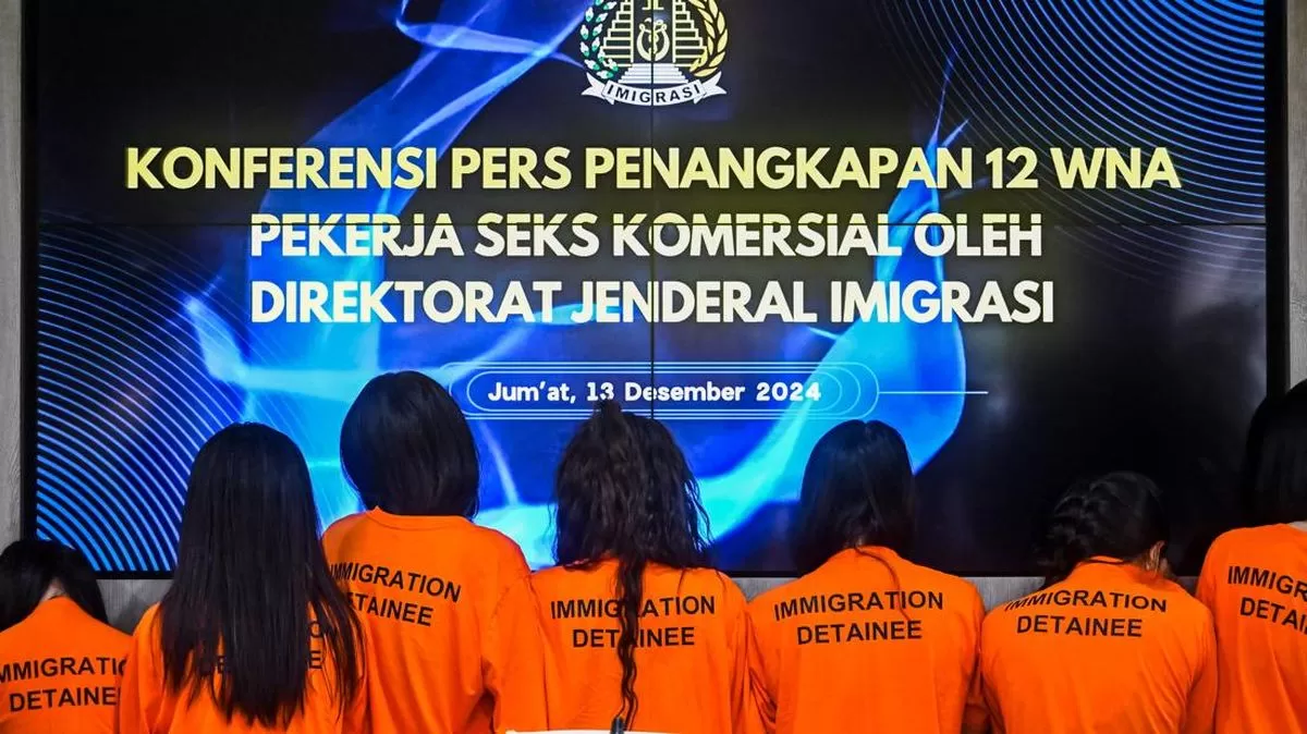 Ditjen Imigrasi akan berkoordinasi dengan Keplisian guna mengungkap jaringan pemasok PSK asing menyusul tertangkaonya 12 WN Vietnam di PIK. (Jimmy Radjah)