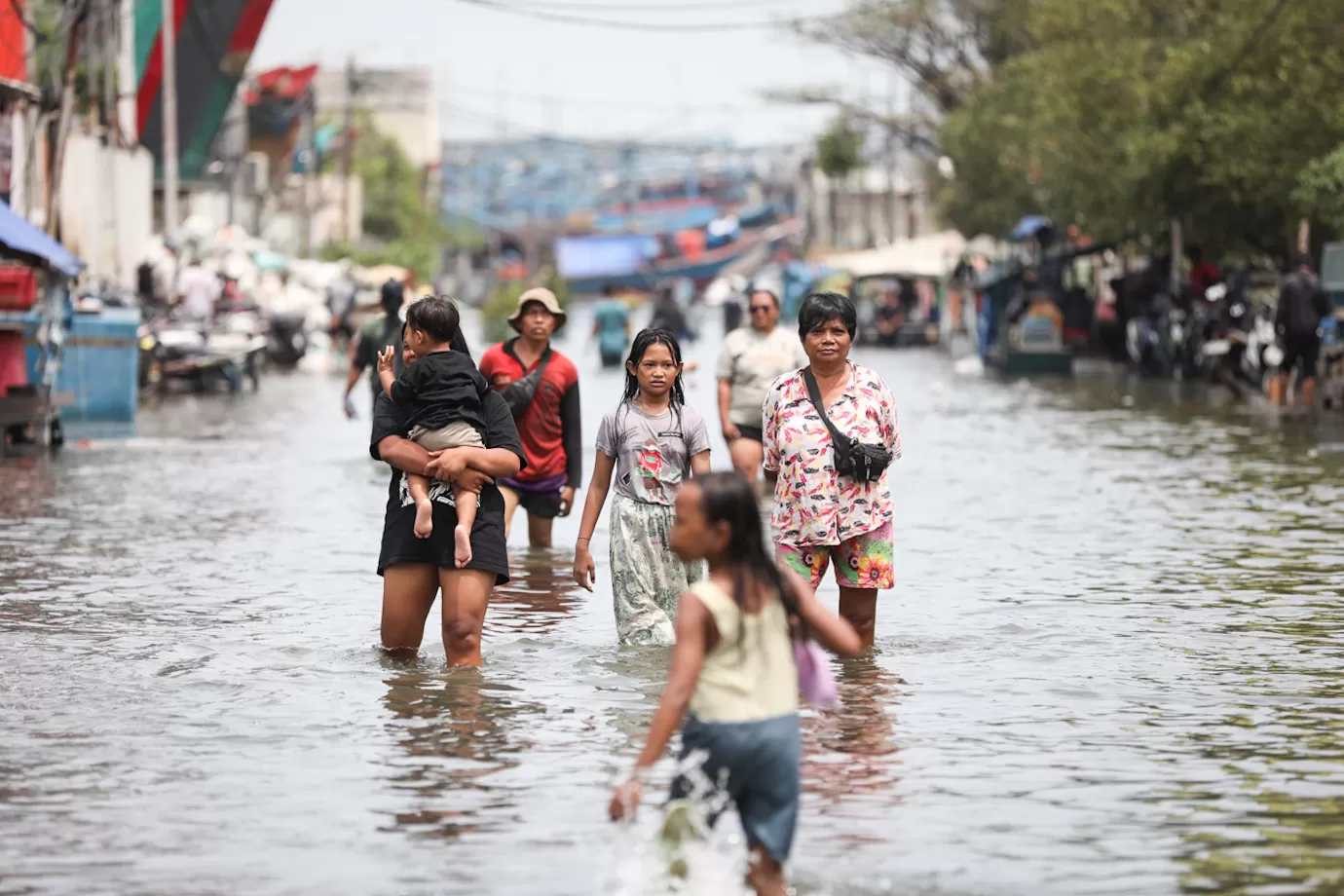 Gubernur DKI Jakarta sebut puncak banjir rob di Jakarta sudah menurun  (Nugroho Sejati/Beritajakarta.id)