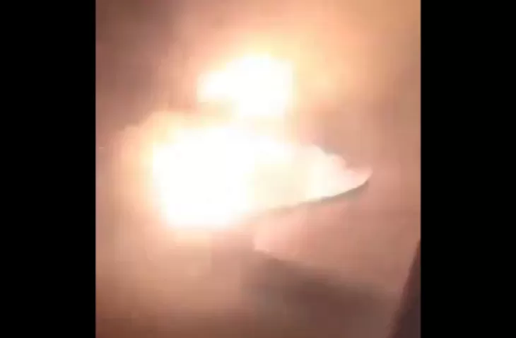 Tangka[an layar mesin pesawat Air Canada yang terbakar saat mendarat di Bandara Internasional Halifax Stanfield.  (X.com @nicksortor)