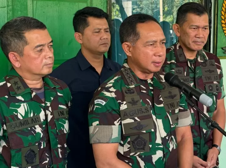 Panglima TNI Jenderal Agus Subiyanto melakukan rotasi dan mutasi Pati TNI AD, AL, dan AU di awal tahun 2025. (Puspen TNI)