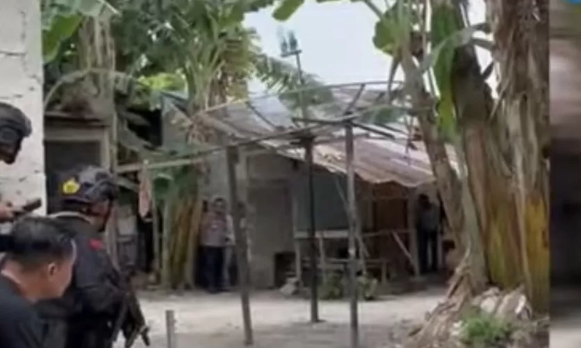 Pengepungan Sertu Hendri, desertir TNI AD pelaku penembakan Serma Randi.