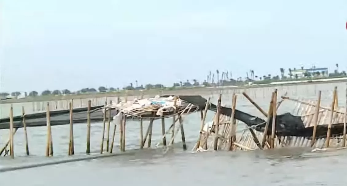 TNI Al mengerahkan personel Marinir dan Kopaska untuk membongkar pagar laut di perairan Tanjung Pasir, Teluk Naga, Kabupaten Tangerang, Sabtu, 18 Januari 2025.