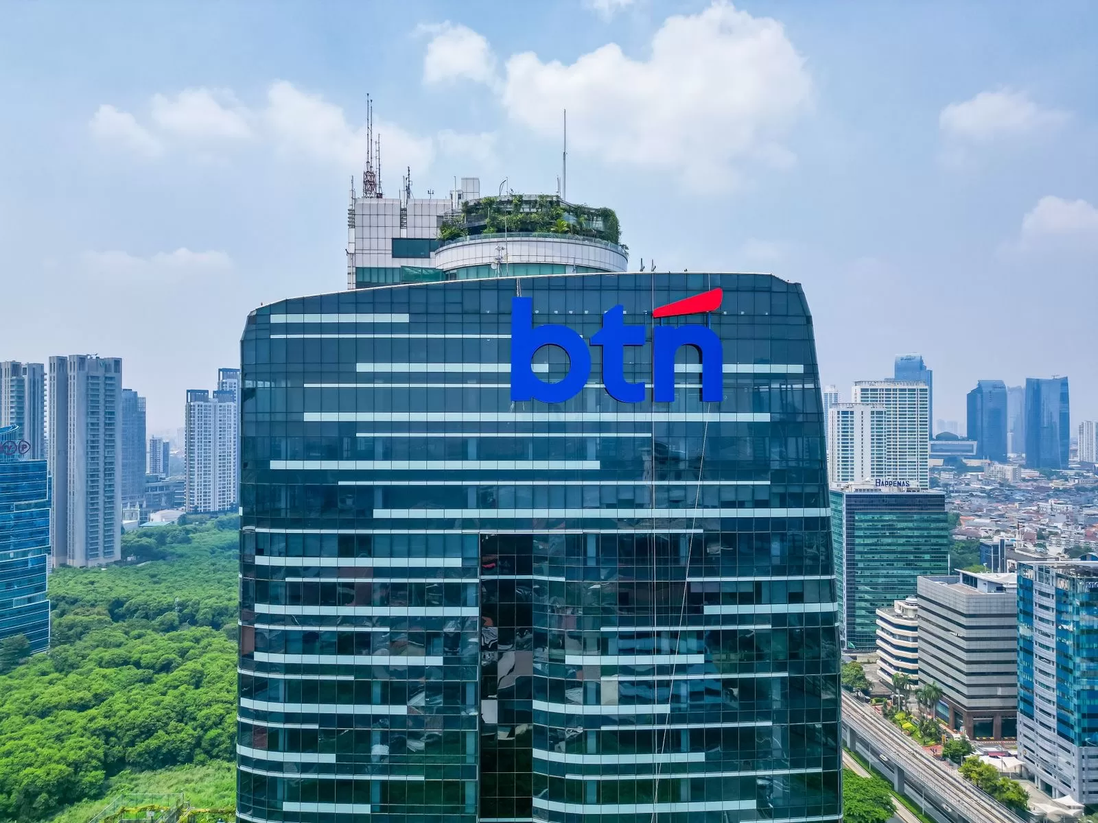 Bank Tabungan Negara (BTN) telah mengakuisi 100 persen saham Bank Victoria Syariah.