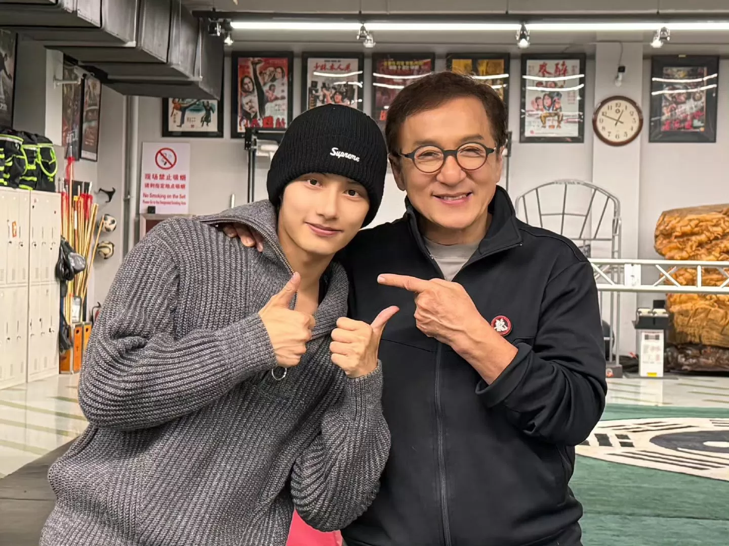 Jun SEVENTEEN adu akting dengan Jackie Chan di thriller polisi The Shadow's Edge (foto: Instagram.com@junhui_moon)