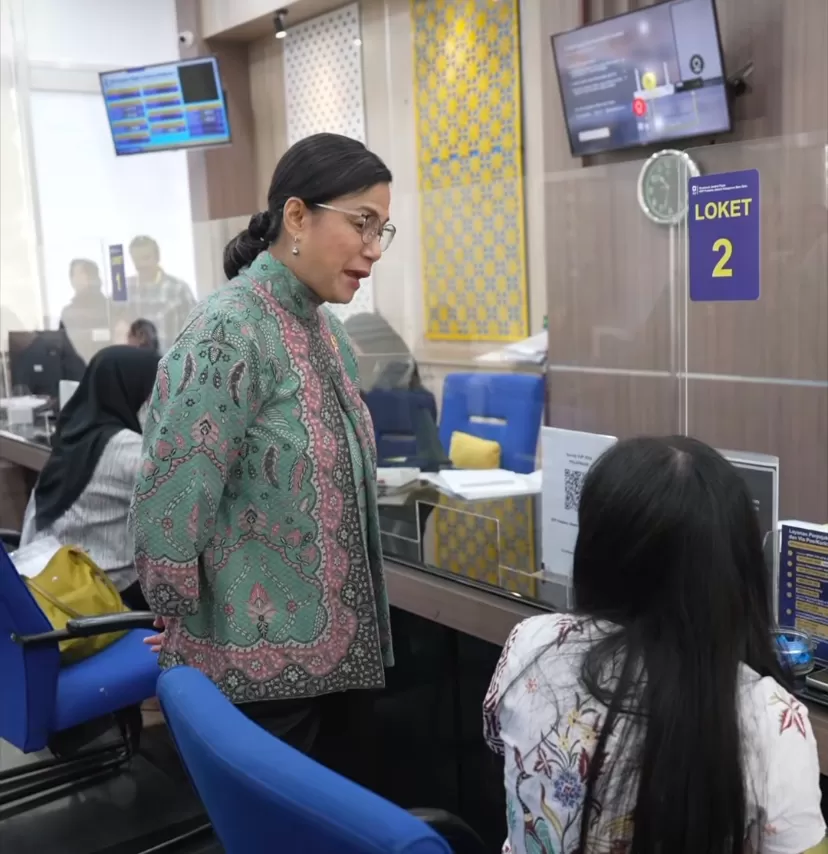 Menteri Keuangan (Menkeu) Sri Mulyani Indrawati memantau sistem pelayanan perpajakan Coretax. (IG: Sri Mulyani)