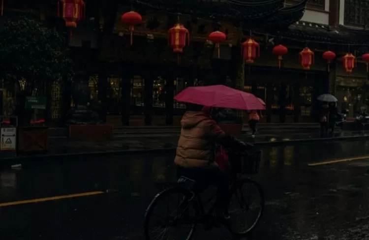 Filosofi turunnya hujan saat perayaan Imlek di Indonesia  (Foto: freepik)