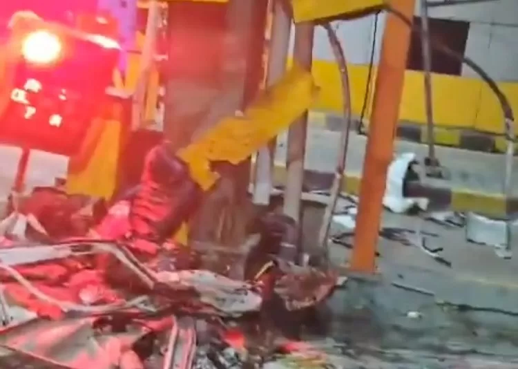 Korlantas Polri kerahkan anggota ke lapangan untuk cari penyebab pasti kecelakaan maut di Gerbang Tol Ciawi (X.com/@bacottetangga__)