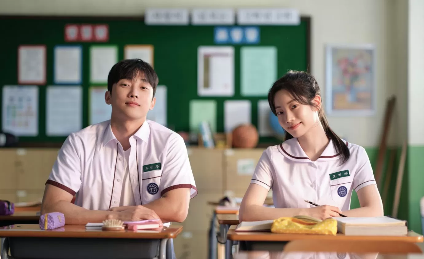 Jung Jinyoung & Dahyun TWICE (foto: STUDIO TAKE/Jayuro Pictures)