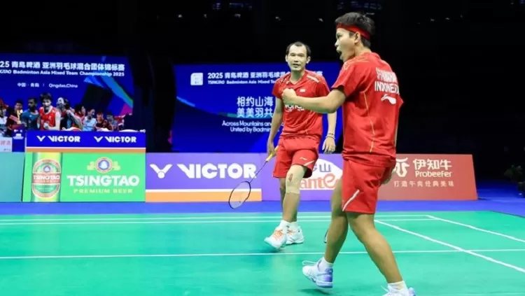 Rinov Rivaldy yang berduet dengan Siti Fadia Silva Ramadhanti menang di laga pertama Final Badminton Asia Mixed Team Championship 2025 (Foto: PBSI)