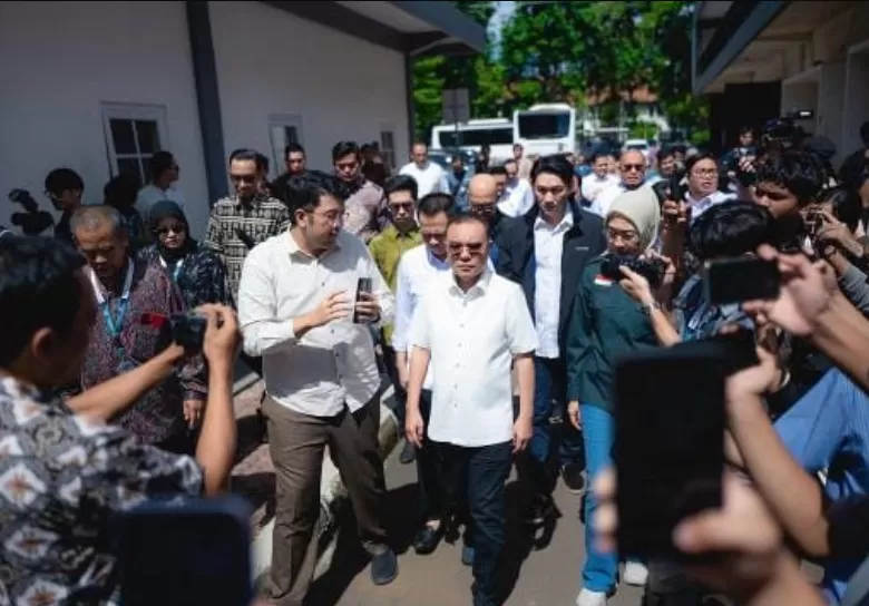 Sidak yang dilakukan DPR ke PFN, Ifan Seventeen terlambat 40 menit.