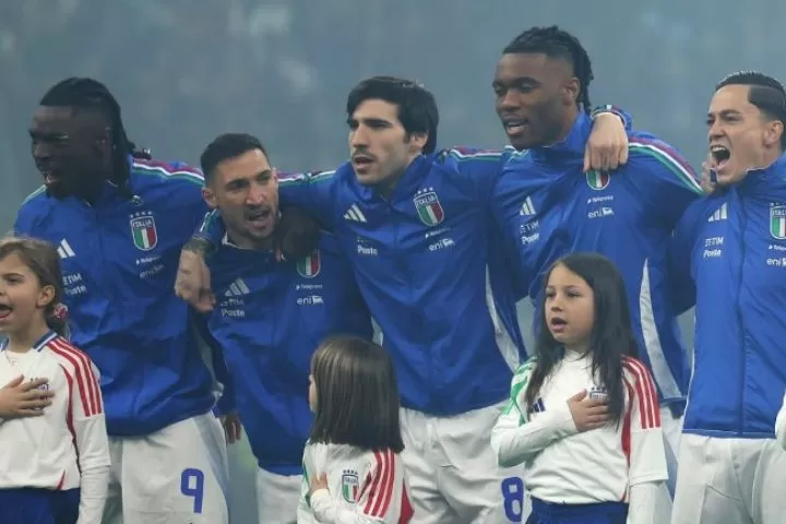 Italia menjalani misi sulit saat menghadapi Jerman di Signal Iduna Park. (Foto: instagram/@azzurri)