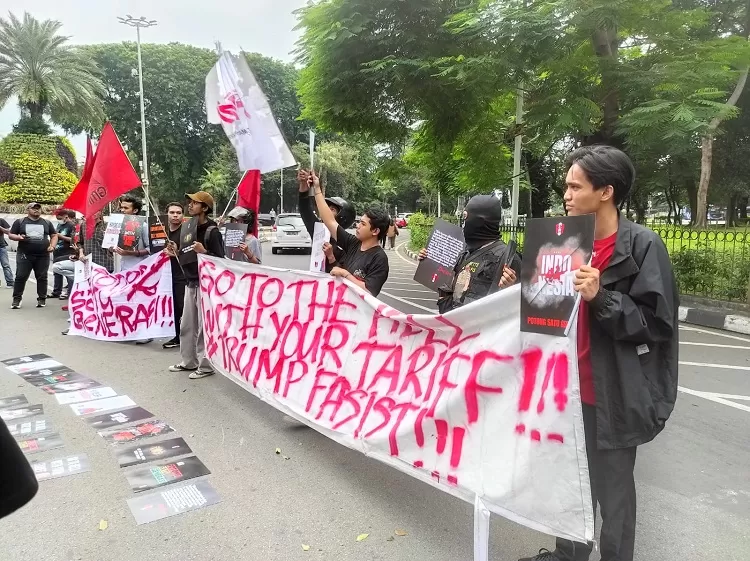 Demonstrasi GMNI Jakarta Raya di Kedubes Amerika Serikat (Foto: Konteks.co.id)